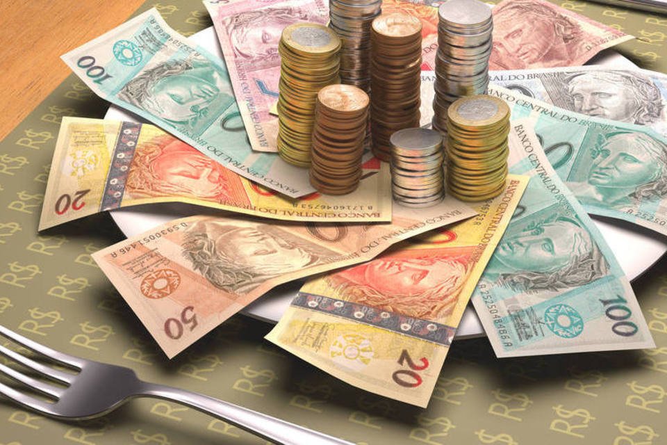 Cuidado: tarifas bancárias já passam de R$ 1.000 ao ano