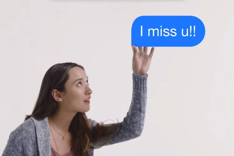 Comercial do Facebook: rede social tem como objetivo atacar a concorrência (Reprodução/YouTube/theofficialfacebook)