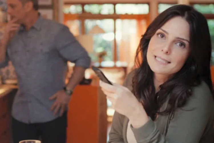 Campanha do Itaú: filmes para TV promovem funcionalidades sob a ótica de um pai e uma mãe (Reprodução/YouTube/Itaú)