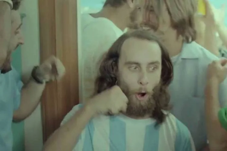 
	Comercial da Skol quer mandar argentinos para o espa&ccedil;o
 (Reprodução/YouTube/skolweb)