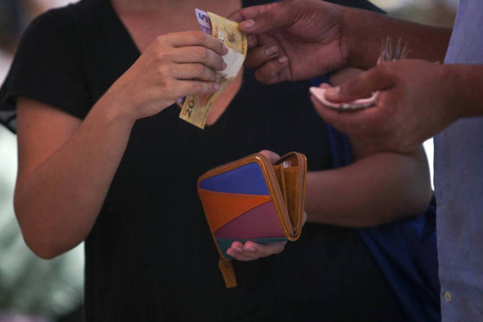 Receita intima quase 400 mil contribuintes a quitar dívidas