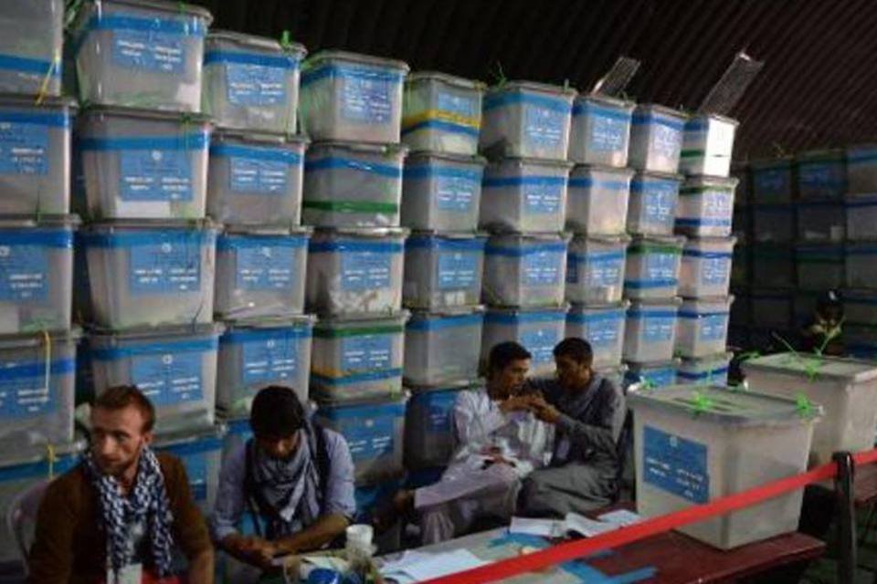 Comissão reconhece fraude em grande escala na eleição afegã