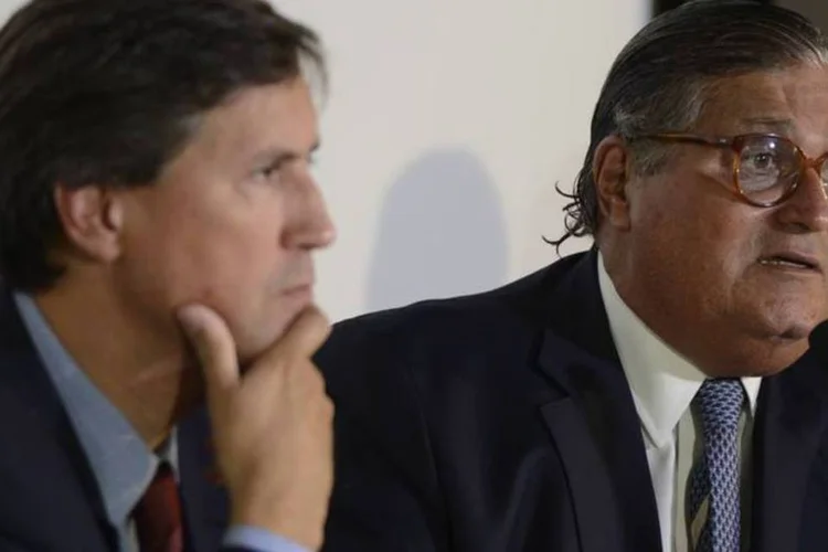 
	Pedro Dallari e Jos&eacute; Paulo Filho: Dallari solicitou que Pol&iacute;cia Federal&nbsp;acompanhe investiga&ccedil;&otilde;es da&nbsp;Pol&iacute;cia Civil&nbsp;do Rio sobre assassinato do ex-agente do Centro de Informa&ccedil;&otilde;es do Ex&eacute;rcito
 (Valter Campanato/Agência Brasil)