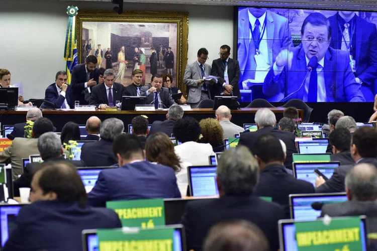 
	Comiss&atilde;o de Impeachment: ap&oacute;s as discuss&otilde;es, os deputados da comiss&atilde;o decidir&atilde;o em vota&ccedil;&atilde;o se aprovam o relat&oacute;rio de Jovair Arantes
 (Divulgação/ Câmara dos Deputados)