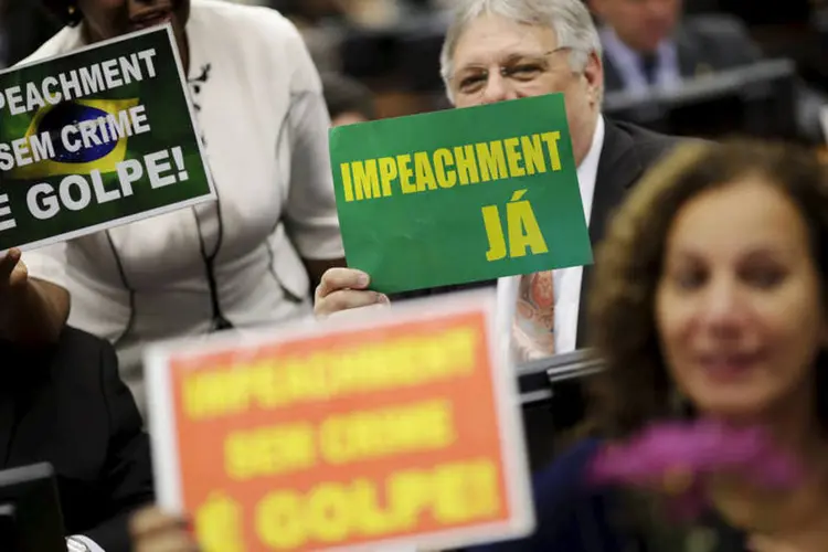
	Impeachment: Estad&atilde;o contabilizou 342 deputados a favor do impeachment, 128 contr&aacute;rios, 15 indecisos e 28 que n&atilde;o responderam.
 (Ueslei Marcelino / Reuters)
