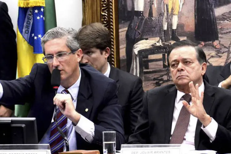 
	Comiss&atilde;o do impeachment: a vota&ccedil;&atilde;o no painel ocorrer&aacute; logo depois da orienta&ccedil;&atilde;o de bancada
 (Wilson Dias / Agência Brasil)