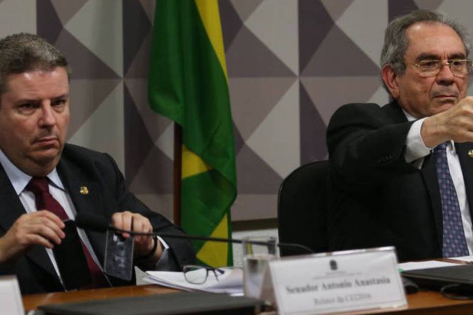Comissão ouve novas testemunhas de defesa de Dilma