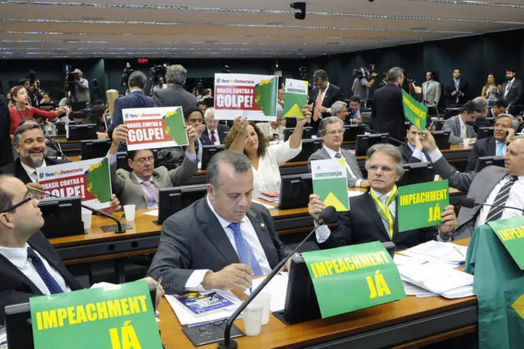 
	Impeachment: ter&atilde;o direito &agrave; palavra 25 l&iacute;deres de partidos e os l&iacute;deres do governo, Jos&eacute; Guimar&atilde;es (PT-CE), e da minoria, Miguel Haddad (PSDB-SP)
 (Luis Macedo / Câmara dos Deputados)