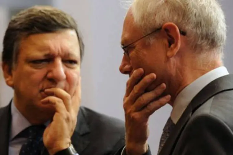 O presidente da Comissão Europeia, José Manuel Barroso (e), e o presidente da União Europeia, Herman Van Rompuy
 (AFP)