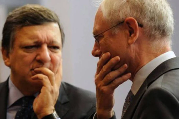 O presidente da Comissão Europeia, José Manuel Barroso (e), e o presidente da União Europeia, Herman Van Rompuy
 (AFP)
