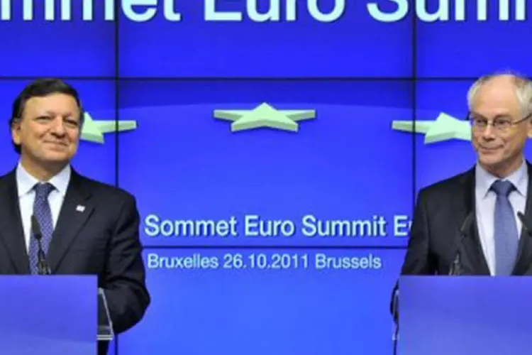 Barroso (E) e Rompuy: estamos convencidos de que este acordo é o melhor para a Grécia (Georges Gobet/AFP)