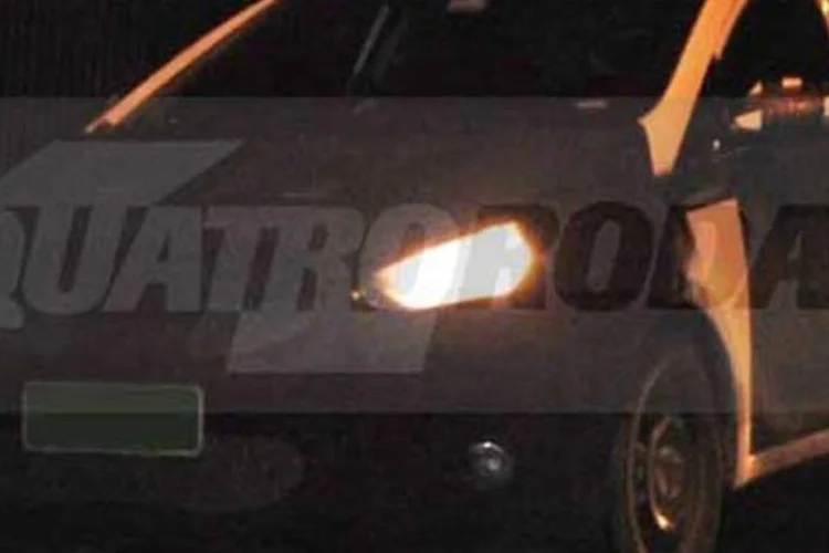 O protótipo do compacto da Hyundai em teste na Zona Leste de São Paulo (Reprodução/Leandro Ferreira via Quatro Rodas)