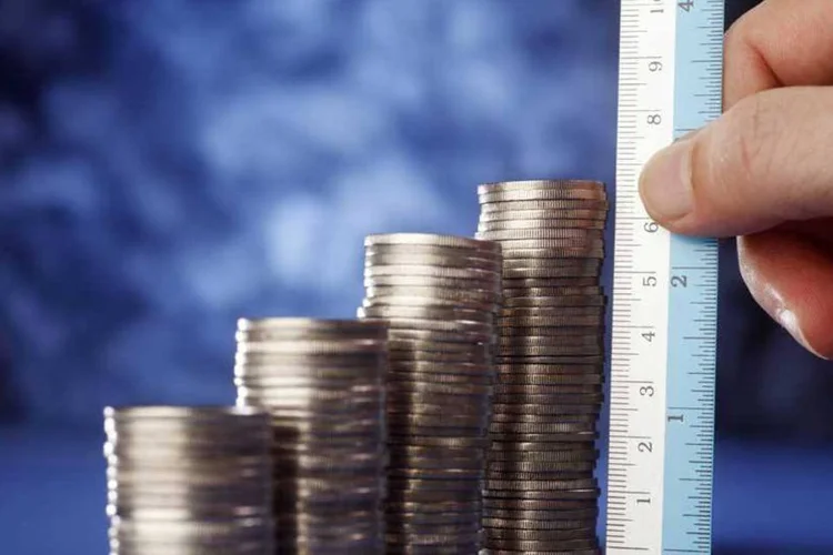 
	Pilhas de moedas medidas com r&eacute;gua: ouro, Ibovespa e fundos de a&ccedil;&otilde;es indexados lideram o balan&ccedil;o de investimentos do m&ecirc;s
 (eskaylim/Thinkstock)
