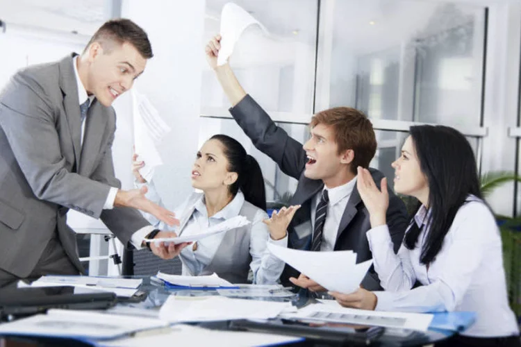
	Conflito: depois da contrata&ccedil;&atilde;o, aparece aquilo que n&atilde;o era planejado, mas que &ldquo;vem no pacote&rdquo;
 (Ievgen Chepil/Thinkstock)