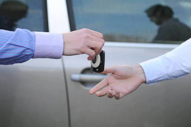 Compra de carro: Veículo usado pode ser um ótimo negócio, mas siga estas dicas (Zoonar RF/Thinkstock)