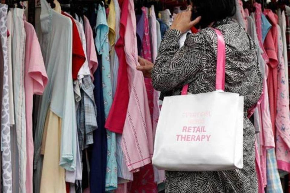 Mulheres preferem lojas de rua, diz estudo