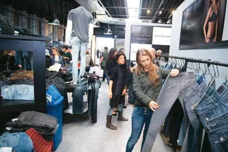 Consultoria estima que, em relação ao números de outlets no país, 2017 deve encerrar com 15 empreendimentos, acima dos 12 neste ano (Cláudio Rossi/EXAME.com)