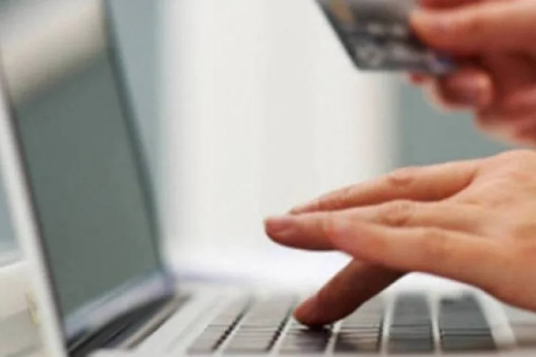 
	Compras online: o &iacute;ndice, assim como a infla&ccedil;&atilde;o dos produtos vendidos em lojas f&iacute;sicas, deve diminuir at&eacute; o fim do ano
 (Getty Images)