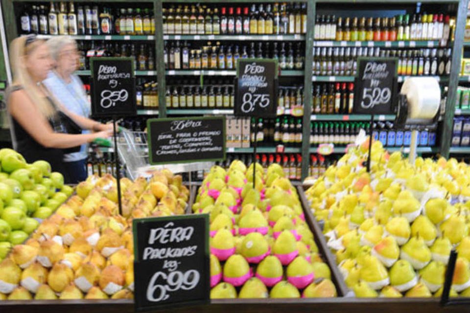 Alimentos e vestuário pressionam inflação em SP