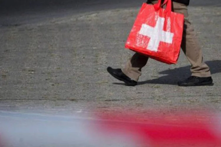 Compras: o índice de confiança econômica alcançou 85 pontos, 1,1 pontos a menos que no mês anterior
 (Fabrice Coffrini/AFP)