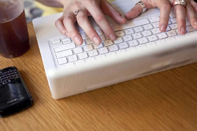 
	N&uacute;mero de pessoas com acesso &agrave; Internet em qualquer ambiente, medido no segundo trimestre de 2012, atingiu 83,4 milh&otilde;es ao final de agosto
 (Getty Images)