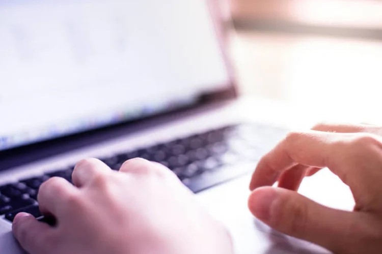 
	Atendimento digital: banco que pertence ao mesmo grupo dono da Friboi foi idealizado pelo ex-presidente do BC, Henrique Meirelles.
 (Thinkstock/michal-rojek)