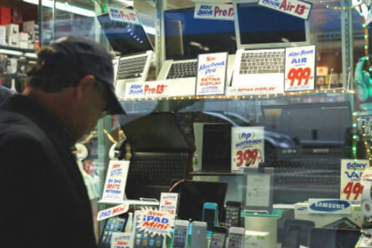 Computadores: As vendas mundiais de PCs somaram 76,3 milhões de unidades no primeiro trimestre, num desempenho que ficou abaixo das expectativas da IDC de queda de 7,7 % no período. O recuo representou a quarta queda trimestral anual consecutiva. (Spencer Platt/GEtty Images)