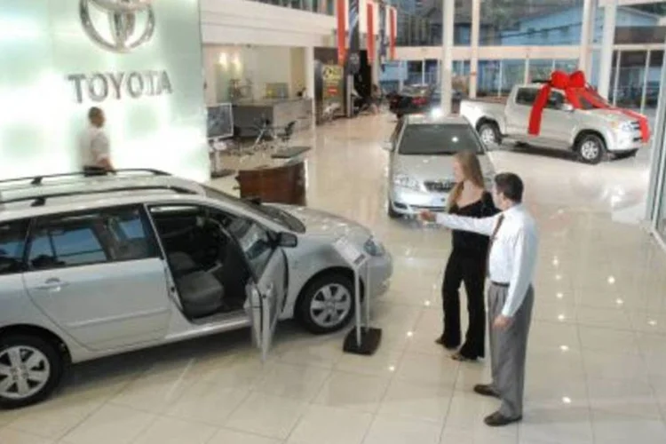 Com a retirada da redução do IPI reduzido, os preços dos carros novos já começam a disparar no varejo. (.)