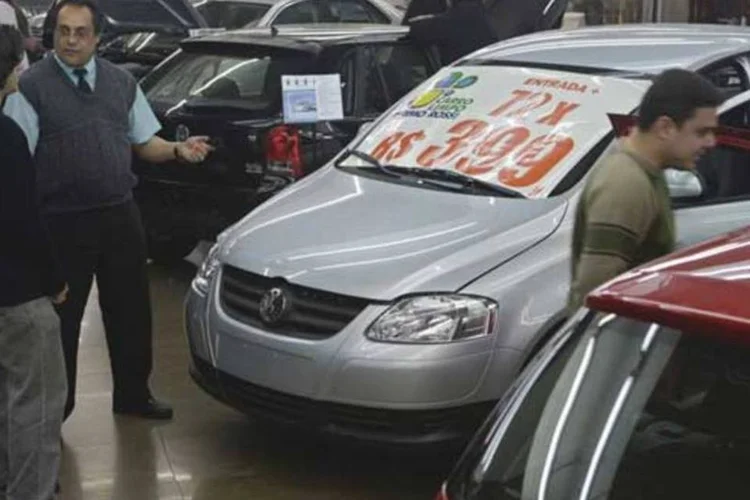 CDC dos bancos, que impacta financiamento de carros, é a taxa mais afetada pela alta da Selic (VEJA)