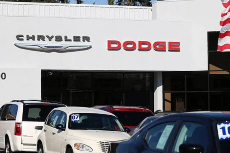 
	Concession&aacute;ria da Chrysler: a Chrysler, filial da italiana Fiat, avan&ccedil;ou 16% em rela&ccedil;&atilde;o a janeiro do ano passado, a 117.731 unidades
 (AFP/ Justin Sullivan)