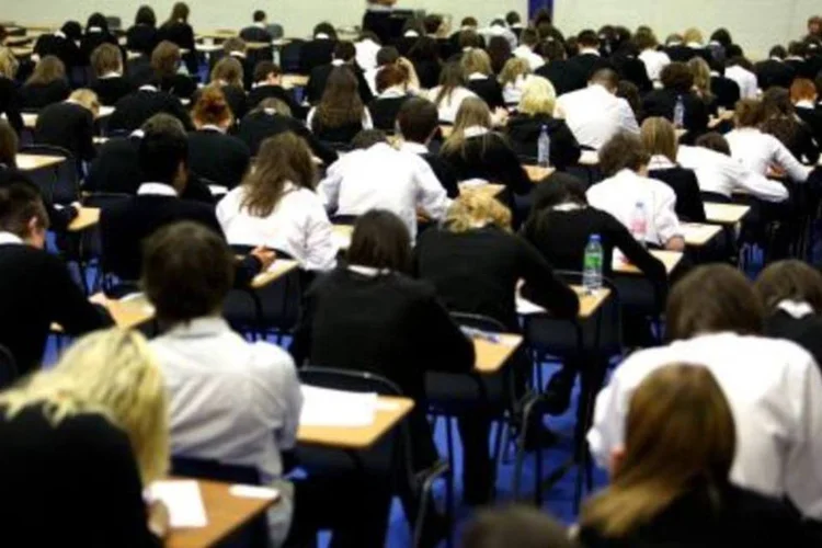 Os especialistas recomendam um estudo aplicado dos exames anteriores realizados pela ESAF e uma leitura cuidadosa das questões propostas