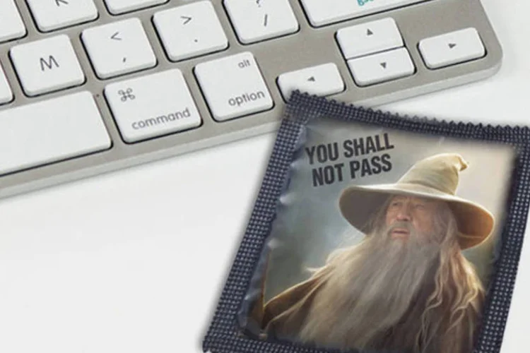 Gandalf, de Senhor dos Anéis, estampa embalagem de camisinha (Divulgação)