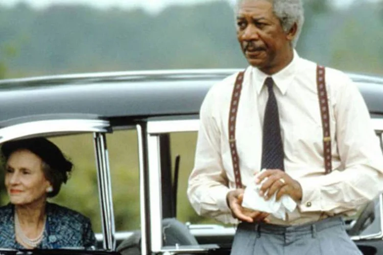 
	Cena do filme Conduzindo Miss Daisy : &quot;A a&ccedil;&atilde;o do l&iacute;der tem um impacto em toda a organiza&ccedil;&atilde;o. O motorista do filme tenta confrontar a senhora para motivar algum tipo de a&ccedil;&atilde;o, de mudan&ccedil;a.&quot;
 (Divulgação)