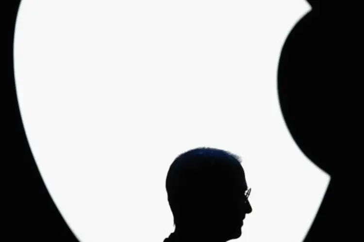 Steve Jobs revolucionou as apresentações em conferências de tecnologia com um verdadeiro show ao mostrar as principais inovações da Apple (Getty Images)
