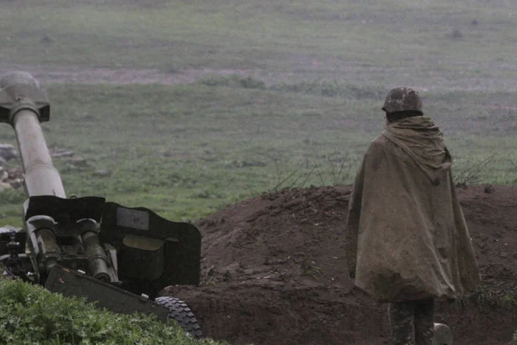 
	Nagorno-Karabakh: cada pa&iacute;s culpou o outro pela viola&ccedil;&atilde;o da tr&eacute;gua
 (Vahram Baghdasaryan / Reuters)