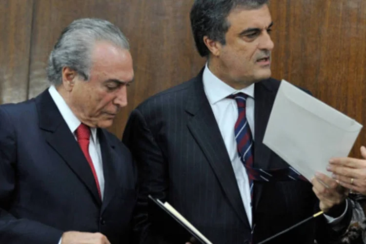 
	O vice-presidente, Michel Temer (&agrave; esquerda), chegou a dizer que n&atilde;o seria poss&iacute;vel fazer uma consulta popular a tempo de modificar as regras j&aacute; para o ano que vem
 (Antonio Cruz/ABr)