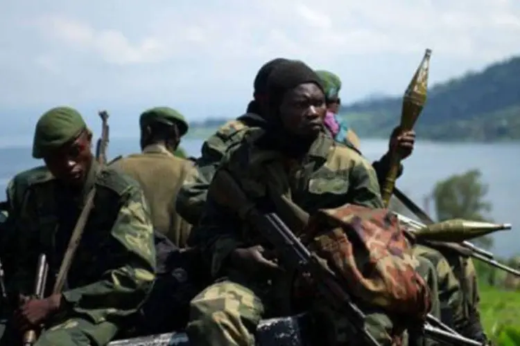 
	Soldados do Ex&eacute;rcito Nacional do Congo em Minova: as ofensivas poder&atilde;o ser realizadas com ou sem a companhia do ex&eacute;rcito congol&ecirc;s
 (Phil Moore/AFP)