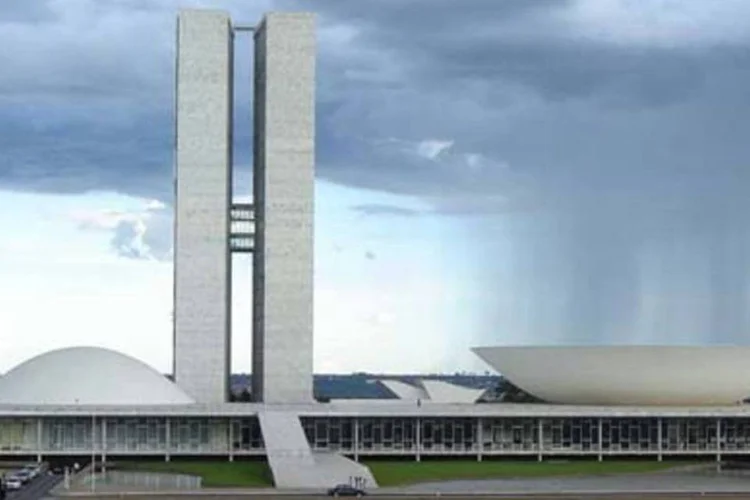Modelo centralizador de gestão do Governo Federal aumenta a burocracia e dificulta a vida das empresas (.)