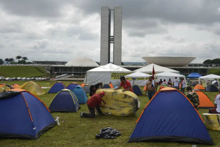 
	Manifestantes acampados no gramado do Congresso
 (Marcello Casal Jr/Agência Brasil)