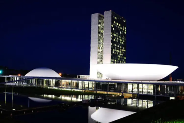 O edifício do Congresso Nacional, erguido em 1960, é um dos principais componentes da Praça dos Três poderes, em Brasília  (Jari Magri / Guia Quatro Rodas)
