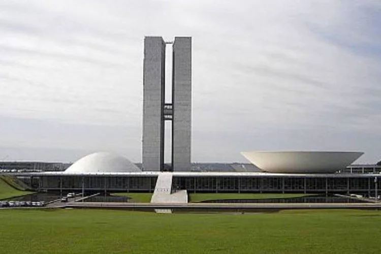 Como deputado, Novais recebe, além do salário, R$ 32 mil mensais a título de “verba indenizatória” para arcar com despesas do mandato