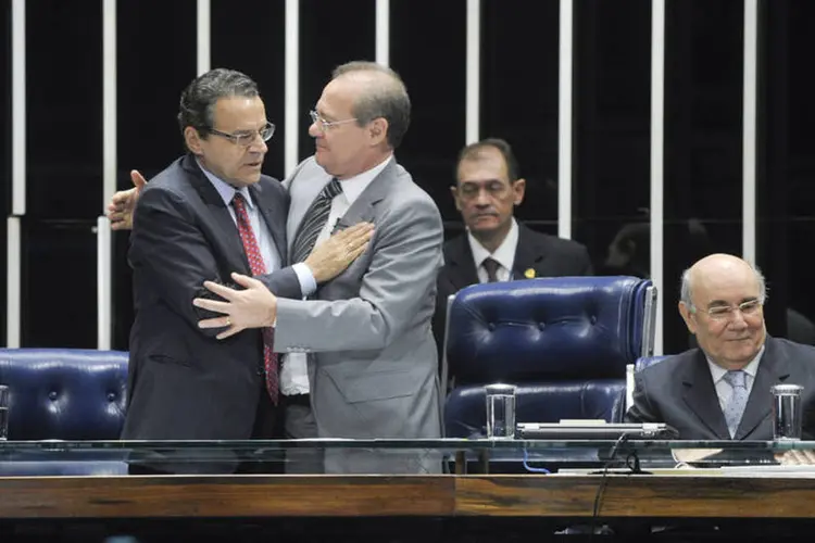 
	O presidente da C&acirc;mara, Henrique Eduardo Alves (PMDB-RN) e o presidente do Senado, Renan Calheiros (PMDB-AL)
 (Marcos Oliveira/Agência Senado)