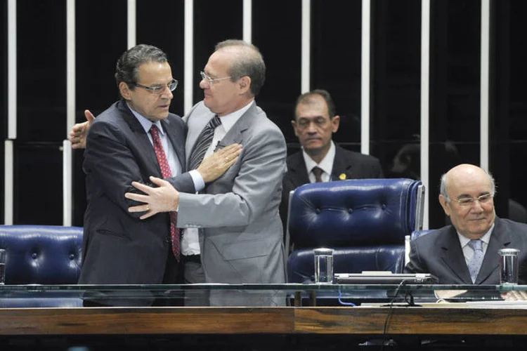 
	O presidente da C&acirc;mara, Henrique Eduardo Alves (PMDB) e o presidente do Senado, Renan Calheiros (PMDB)
 (Marcos Oliveira/Agência Senado)