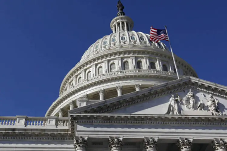 
	Congresso norte-americano ter&atilde;o sete semanas para buscar acordo sobre aumento de impostos e cortes or&ccedil;ament&aacute;rios
 (Larry Downing/Reuters)