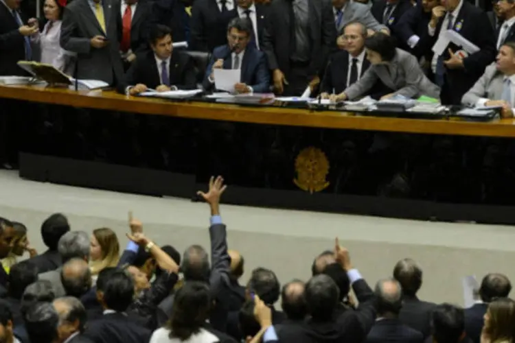 
	Congresso Nacional: entre as medidas para alterar o texto da MP, Pinheiro ir&aacute; propor aos deputados e senadores da comiss&atilde;o o aumento dos recursos or&ccedil;ament&aacute;rios para o Fundo de Desenvolvimento Regional (FDR).
 (Fábio Rodrigues Pozzebom/ABr)