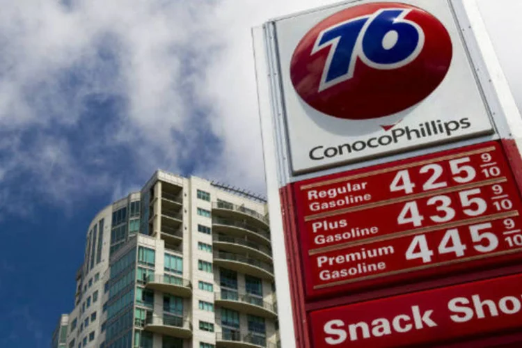 
	ConocoPhillips: a petroleira voltou a cortar seu plano de investimentos para 2016, de US$ 7,7 bilh&otilde;es para US$ 6,4 bilh&otilde;es
 (David Paul Morris/Bloomberg)