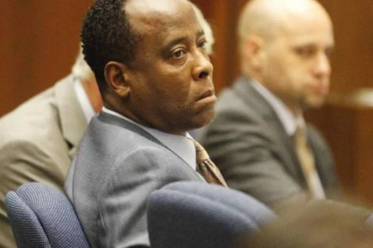 A dose fatal teria sido administrada pelo dr. Conrad Murray, que acabou levado a júri popular sob a acusação de assassinato