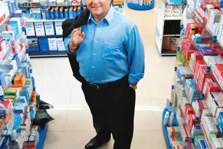 Em outubro de 2009, o então presidente da Pague Menos, Francisco Deusmar Queirós, informou que pretendia realizar um IPO da companhia em 2012 (Germano Lüders/EXAME.com)