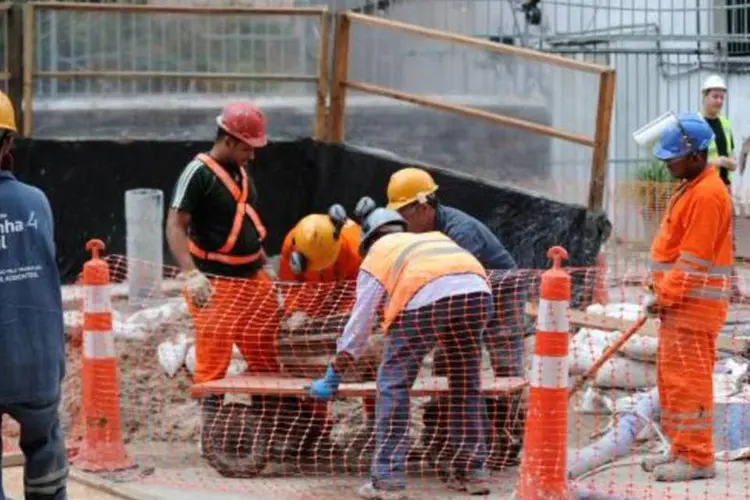 
	Desemprego: para reverter o quadro, seria preciso, por exemplo, agilizar novas concess&otilde;es na infraestrutura, bem como lan&ccedil;ar a fase 3 do Programa Minha Casa, Minha Vida, segundo o presidente do SindusCon-SP
 (Tomaz Silva/Agência Brasil)