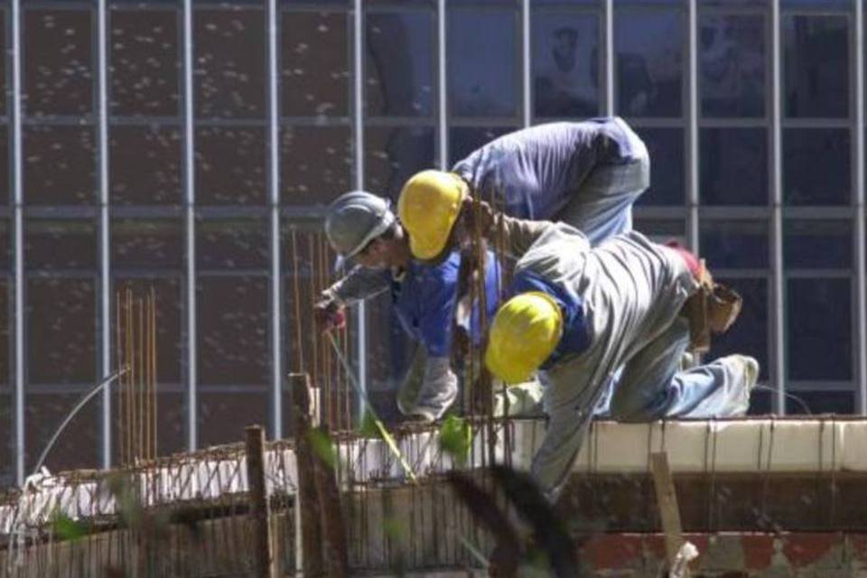 Indústria da construção mantém desaquecimento, diz CNI